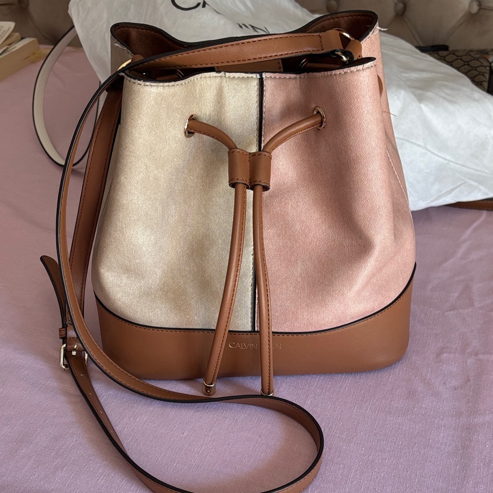 Calvin Klein Tan and Cream Shoulder Bag